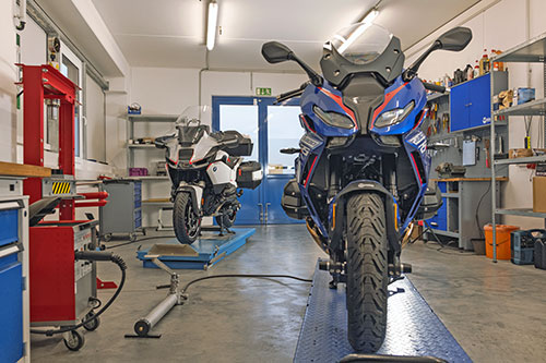 Conversion BMW R1300RS par Hornig